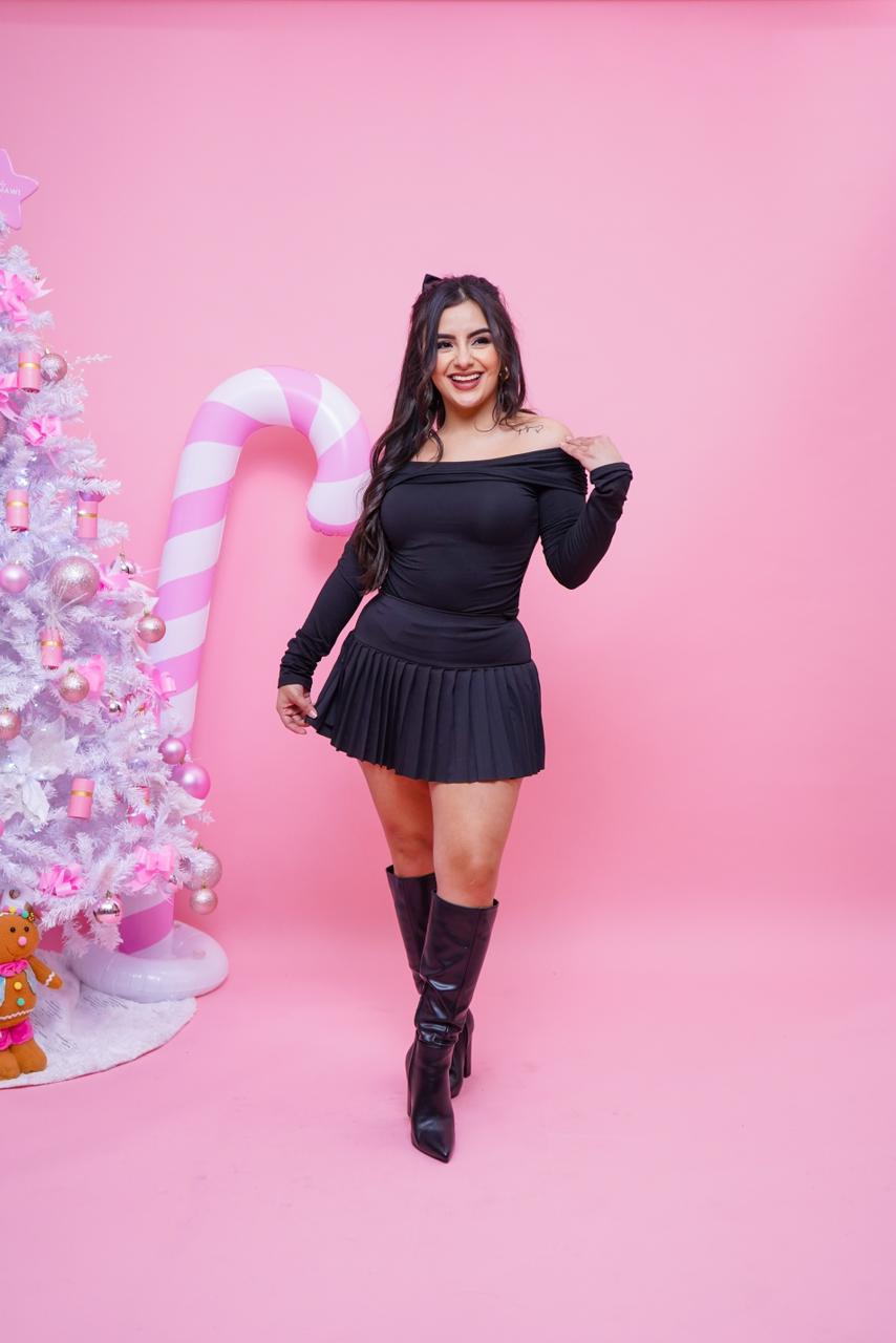 Blusa Negra, hombros descubiertos - Christmas Time 2025